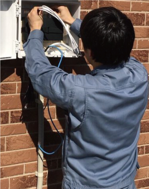 オフィス家具を修理します。